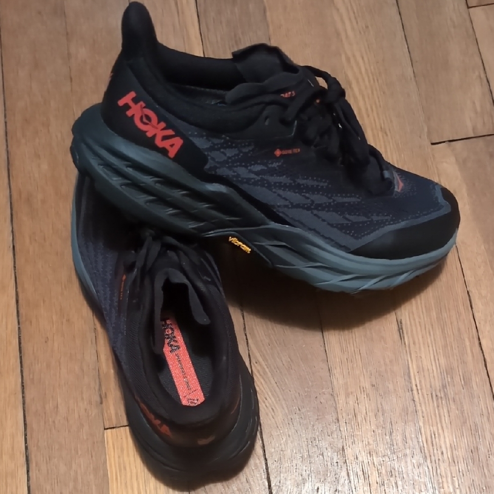 HOKA ONE ONE SPEEDGOAT 5 RUNNING SHOES WOMEN SIZE 8.5